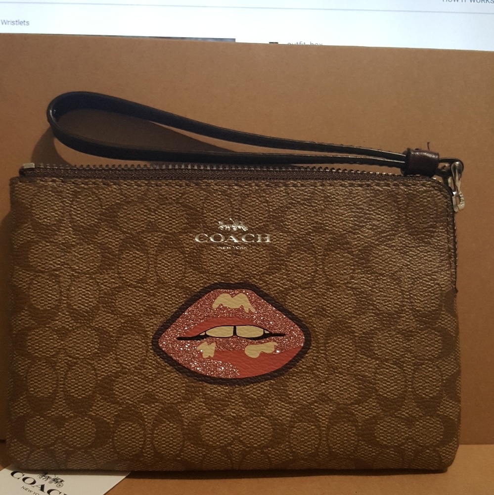 Coach Women's Lips Corner Zip Wristlets - Picture 5 of 6